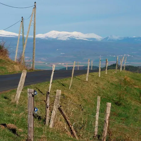Le Vallon D'armandine, Eco-hebergement Auvergne ベッド・アンド・ブレックファスト 3*