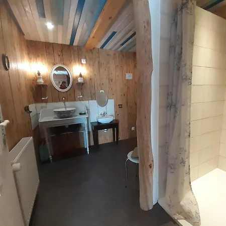 Alojamento de Acomodação e Pequeno-almoço Le Vallon D'armandine, Eco-hebergement Auvergne Saint-Hilaire (Haute-Loire)