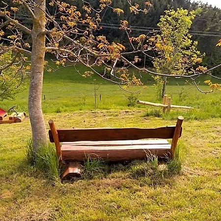 Bed & Breakfast Le Vallon D'armandine, Eco-hebergement Auvergne 3*