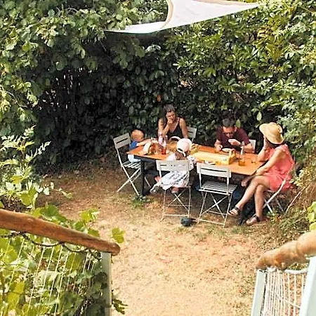 Bed & Breakfast Le Vallon D'armandine, Eco-hebergement Auvergne 3*
