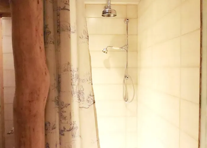 Bed & Breakfast Le Vallon D'Armandine, Eco-Hebergement Auvergne 3*